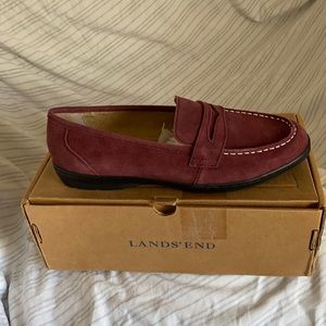 Brand new Lands End Lakewood shoe in maroon, size 11.